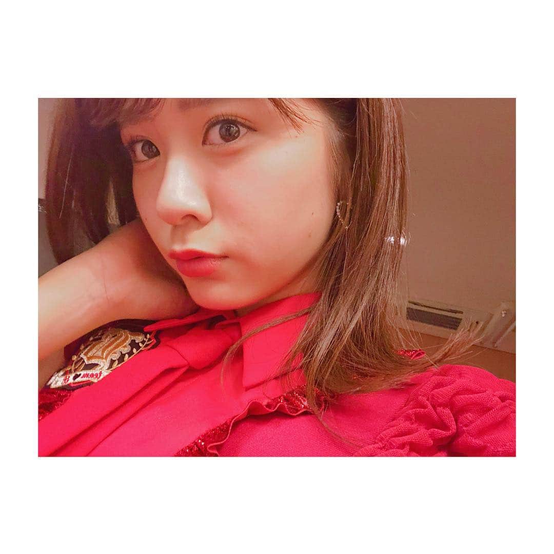 清水麻璃亜のインスタグラム：「* 隕石の確率と愛のストリッパーの赤い衣装🌹」