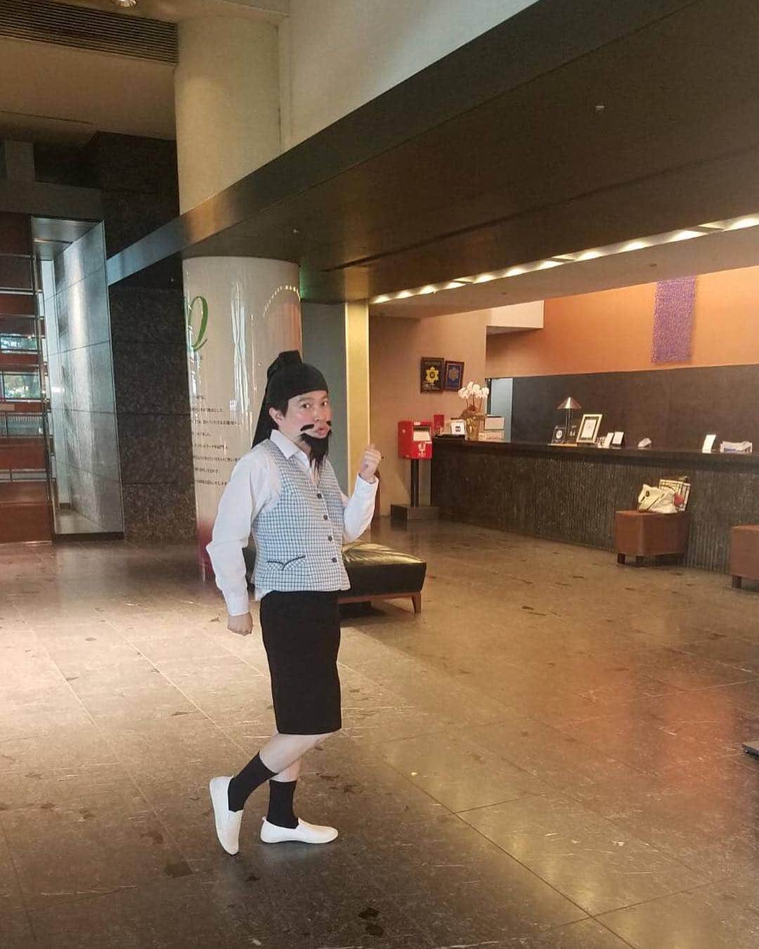 のインスタグラム：「聖徳太子だって、隋のホテルにチェックインするっつーの！ #OL聖徳太子 #脳みそ夫」