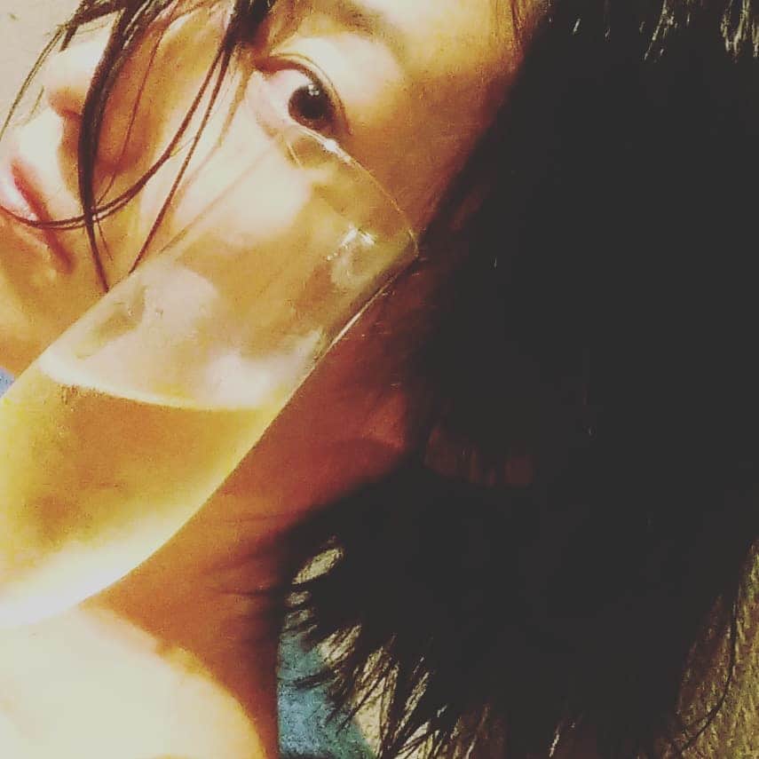 佐藤寛子さんのインスタグラム写真 - (佐藤寛子Instagram)「おしごとおつかれい！  #一杯飲んでねるぜ#みな#おつかれ#からの#おやすみ」11月6日 1時09分 - memeco.s
