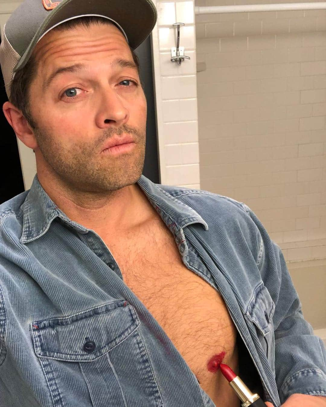 ミーシャ・コリンズさんのインスタグラム写真 - (ミーシャ・コリンズInstagram)「So @tumblr officially banned “adult content” including something called, “female-presenting nipples.” I can only assume my nipples will now sadly be banned there. But hopefully @twitter, @facebook, and @instagram will let them stand.  PS: @tumblr, your new policy phrasing is irking non-binary people. You might want to more carefully choose your words.  https://www.newsweek.com/tumblr-adult-content-ban-adult-content-purge-1241587」12月5日 5時05分 - misha