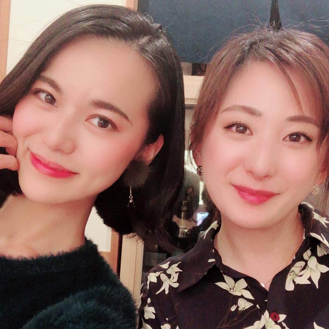 のインスタグラム：「先日は、友人のエレナちゃんとお寿司へ。 お互いの誕生日が近い事から、毎年お祝いしあい会をしてます★  エレナちゃんと話すと、ホッとしたり元気になったり、また頑張ろうと思わされる貴重な友人(๑˃̵ᴗ˂̵) #バースデープレート  #ディナーデート  #お寿司  #西麻布お寿司  #女子会ディナー」