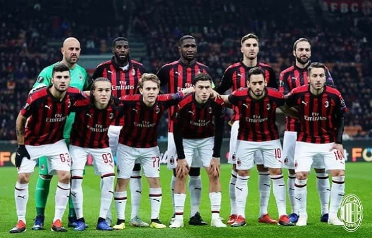 アレン・ハリロヴィッチのインスタグラム：「Keep fighting 💪🏻⚽️❤️ @acmilan」