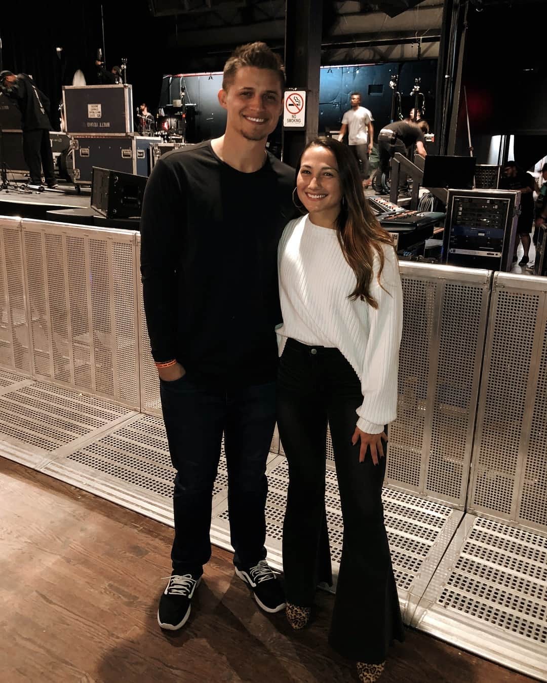 のインスタグラム：「Concert night! Thank you @brettyoungmusic」