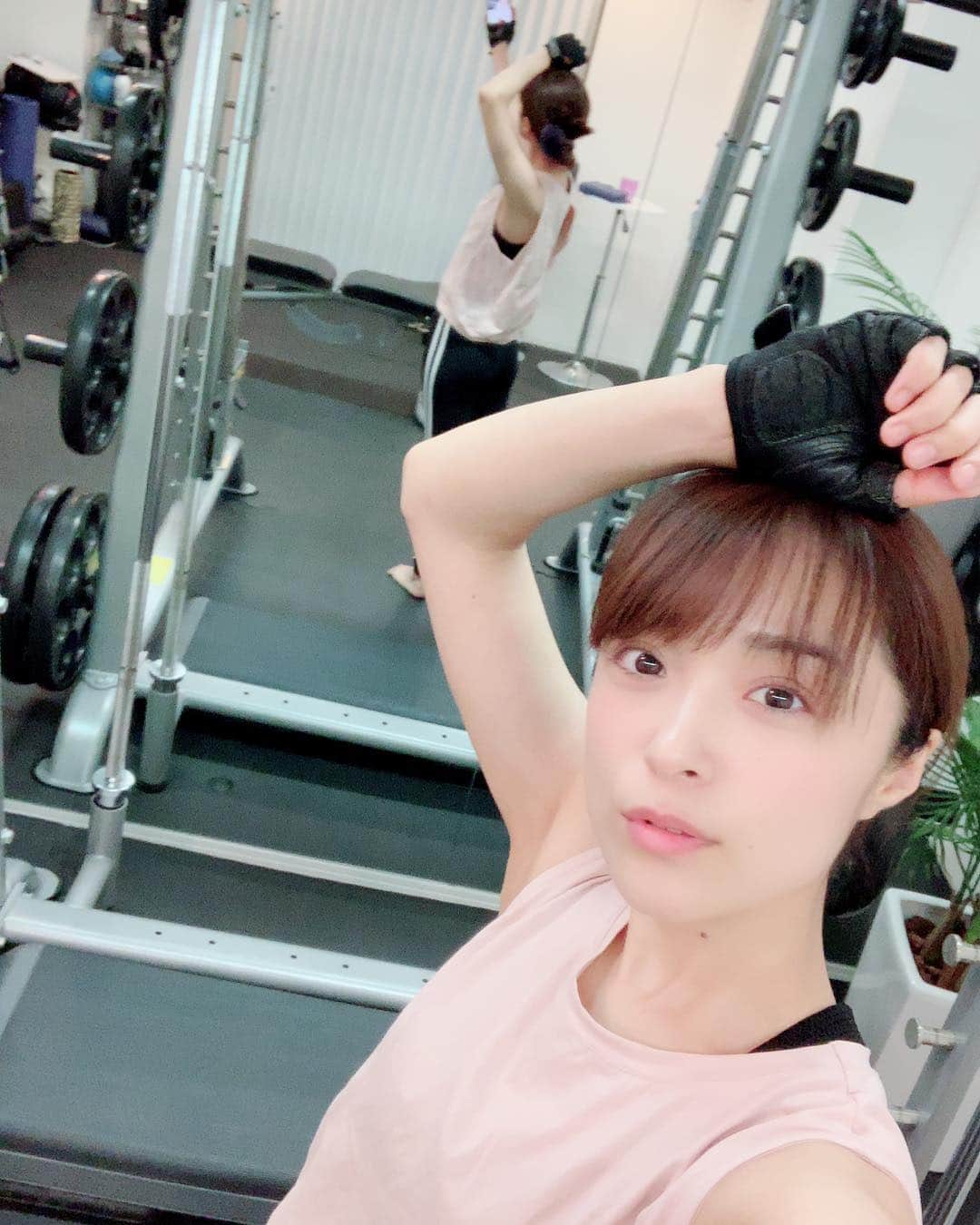のインスタグラム：「トレーニングが楽しくなってきた今日この頃✨ 目指せプリケツ🍑 #トレーニング #美尻 #トレーナーさんが面白くて楽しい #mihiro @gravity_online_salon @gravity_gym_ebisu @yuma.kashiwada」