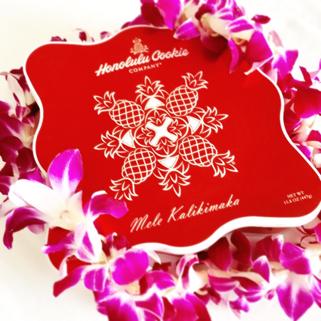 WE GO HAWAII ハワイへ行こう！のインスタグラム：「. ホノルルクッキーカンパニーの クリスマスシーズンのパッケージが かわいいです🎅🎄🎁✨ . #ハワイ#ハワイ好き#ハワイ大好き#ハワイ好きな人と繋がりたい  #ホノルルクッキーカンパニー  #honolulucookiecompany」