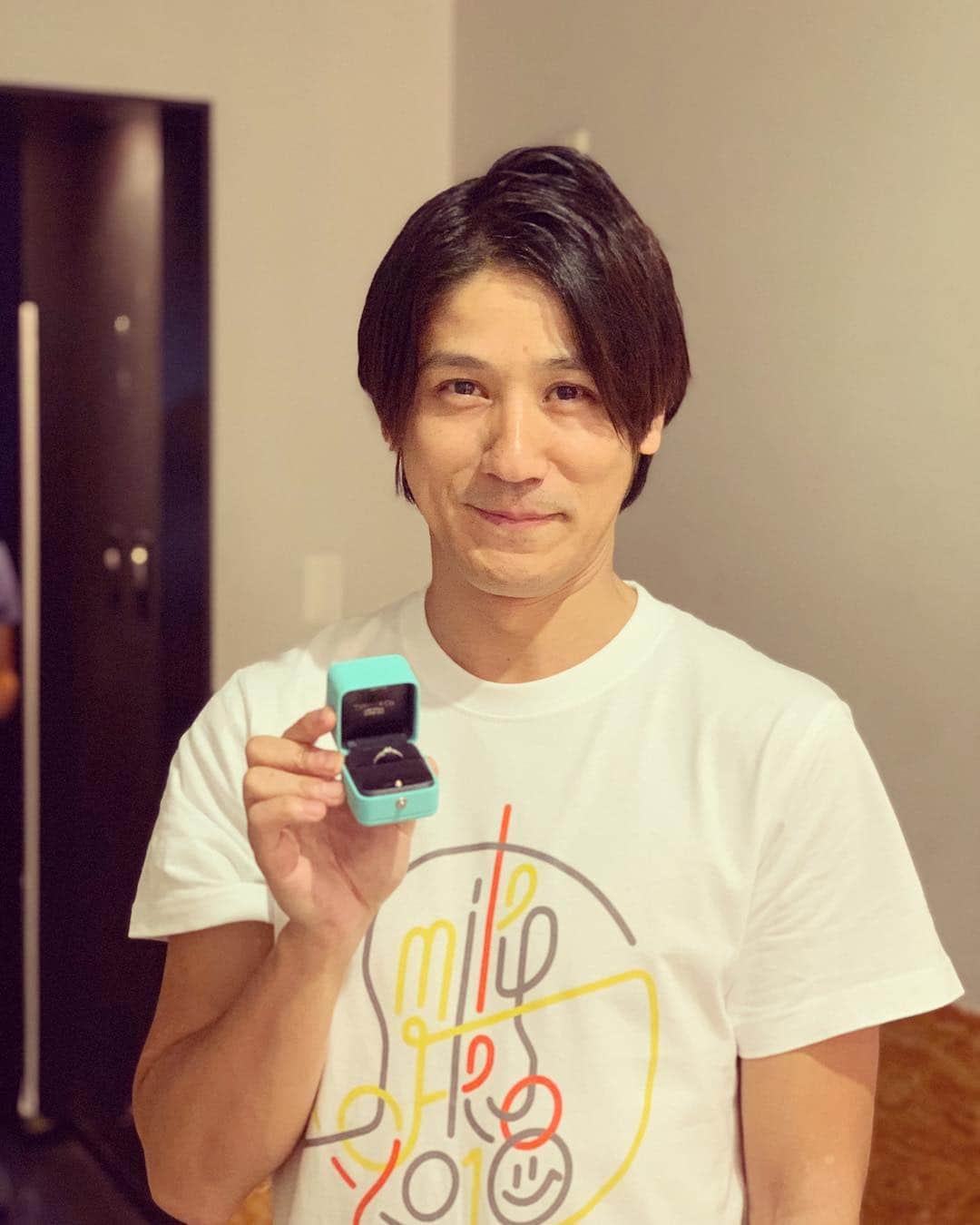 毛利大亮のインスタグラム：「頑張ったねSETO!! おめでとう！ #スマイル #瀬戸 #もうすぐバレる #大阪吉本で1番 #サイコ #怒ってる時 #目 #ボール #公開プロポーズ #時間ないのに #フラッシュモブ #長い #実家立ち退き #ずっと緊張しとった #瀬戸の位置確認しようと思い #ブースに置いてたモニタに躓き #結構危ない転け方したKELLY #大事な決勝前にヤバかった #おめでとう」
