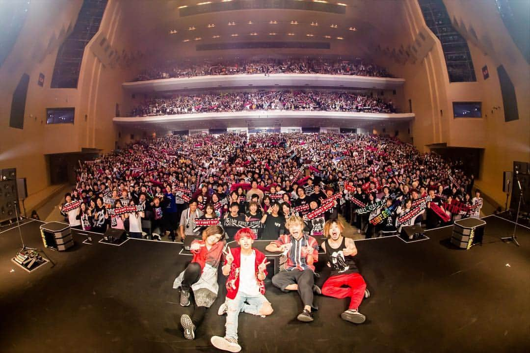 MY FIRST STORYさんのインスタグラム写真 - (MY FIRST STORYInstagram)「MY FIRST STORY S･S･S TOUR 2018  Thank You!! Nagoya CONGRESS CENTER!! Photo by Takashi Konuma  年明け1/11,12 横浜アリーナでお会いしましょう！  #myfirststory #マイファス #SSStour」12月1日 12時23分 - myfirststoryofficial