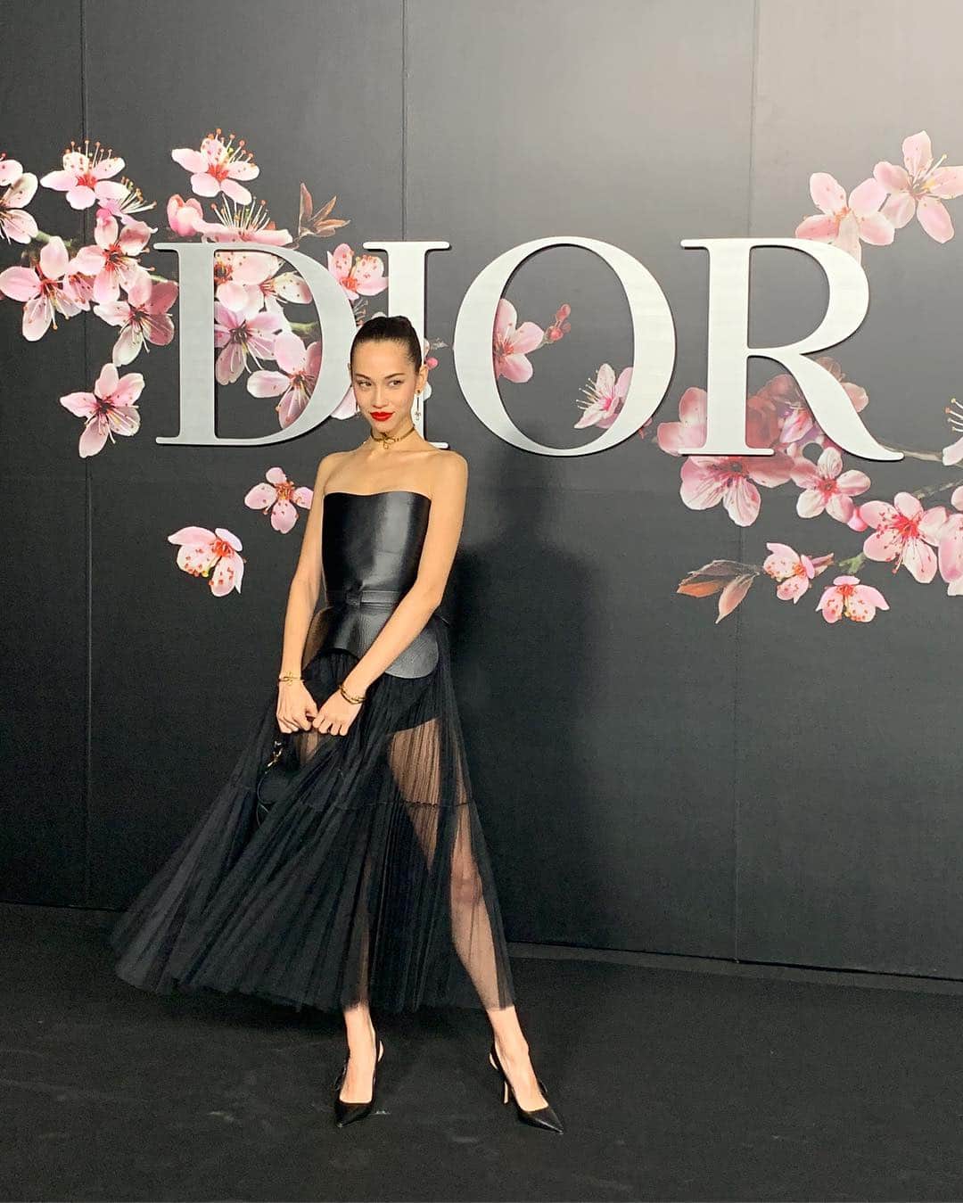 水原希子 さんのインスタグラム写真 - (水原希子 Instagram)「Dior Men’s Pre Fall 2019 Thank you @dior for inviting me🌸💕 Congratulations @yoon_ambush & @mrkimjones 👏🏼💕」12月1日 12時43分 - i_am_kiko