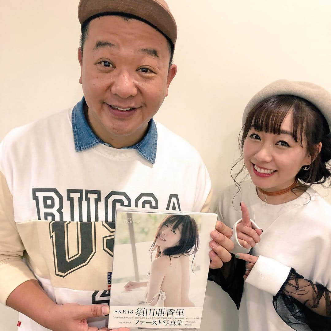 須田亜香里さんのインスタグラム写真 - (須田亜香里Instagram)「11月29日(木) この1週間の間にTKO木下さん（ @tko.kinoshita ）のブランド  @bucca44_official のオムライスプリントTシャツを2枚購入すると、須田のサインと生写真が当たるよ(笑) 詳しくはAbemaTVの無料アプリから番組をご覧、または #買えるバトルクラブ で検索してみてくださいませ。  #abematv #買えるバトル #チョコレートプラネット さんと #tt してもらった♡」12月1日 14時55分 - akarisuda