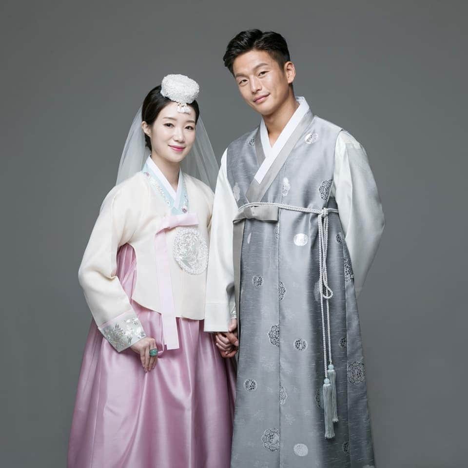 ペ・スンジンのインスタグラム：「12/16 14:00 wedding. . . 실감이 안나네요😁잘부탁합니다 my love💑 . .  12月16日 結婚することになりました❤どうぞよろしくお願いします😍 . . #12月2日横浜fc vs東京v13:00 #横浜fc勝利 #みんなで応援よろしくお願いします。」