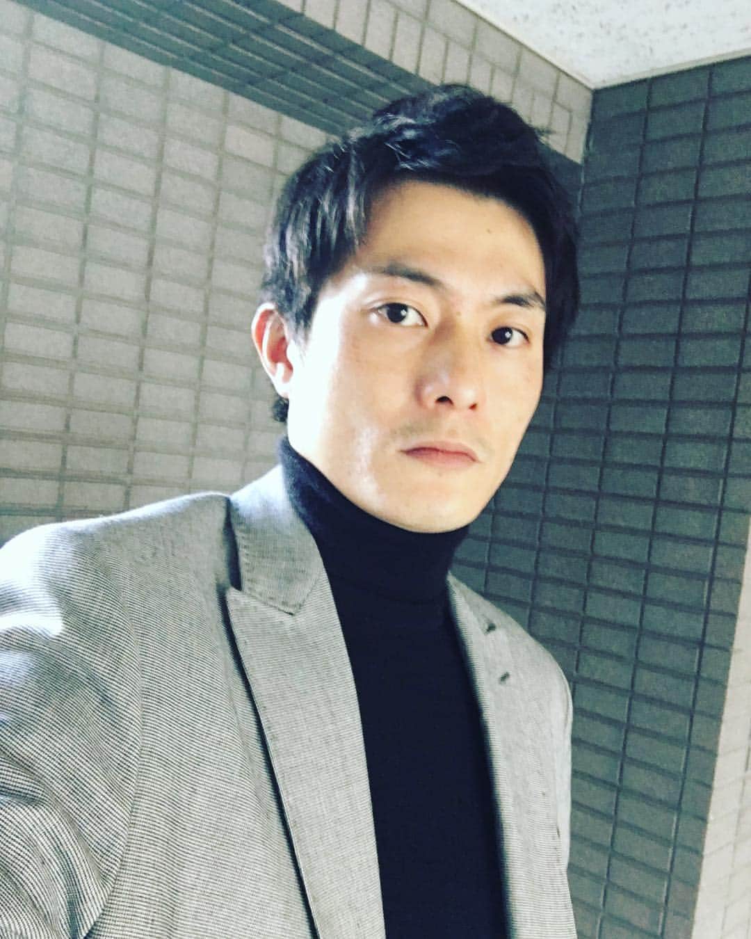 庄野崎謙さんのインスタグラム写真 - (庄野崎謙Instagram)「珍しく私服でスーツ。  #俳優 #actor #スーツ #suits」12月1日 18時44分 - shonozaki_ken