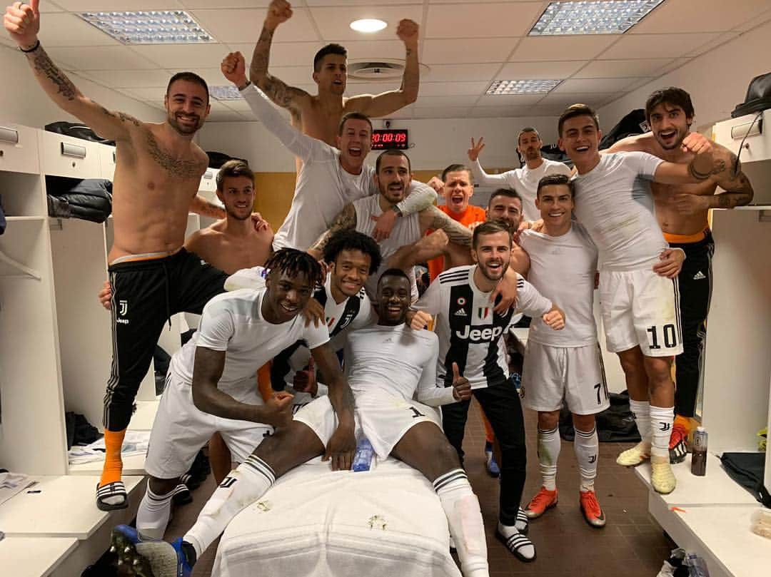 アンドレア・バルツァッリのインスタグラム：「Un'altra vittoria da grandissima squadra. Avanti così!!! #FiorentinaJuve」