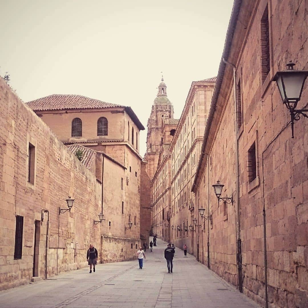 石黒浩さんのインスタグラム写真 - (石黒浩Instagram)「Salamanca in Spain in 2016」12月1日 21時04分 - stone1936