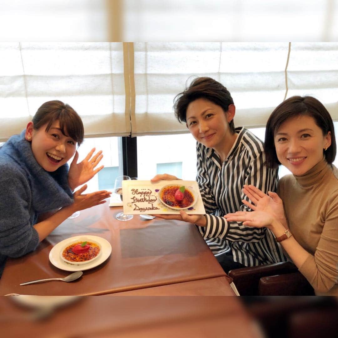 フジテレビアナウンサーのインスタグラム：「・ ちょっと前ですが、さやかちゃんのBDランチに行きました🍽 久しぶりにゆっくりお互いの近況報告😄 ・ ⌒👆 ・ 銀座はすっかりクリスマス🎄 さやかちゃんと別れてから、あやこおねえさんとパチリ📸 ・ インスタを始めるまでは自分の写真を撮らない性分でしたが、最近は見ず知らずの人にお願いして撮ってもらうまでに😉 ありがとうございました✨ ・ #森本さやか #兄貴 #アイドリング‼︎!ファンの皆さんにはそう呼ばれている #山中章子 #梅津弥英子 #フジテレビアナウンサー #うめづ日記」