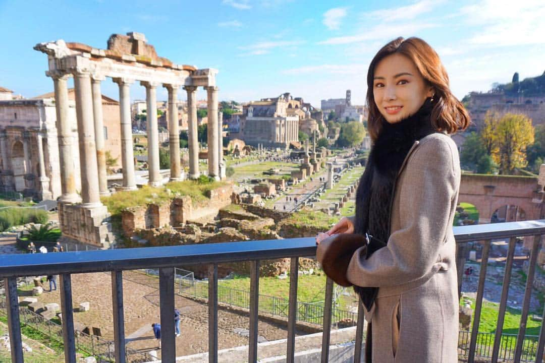 北川景子　ファンアカウントのインスタグラム：「#北川景子  #keikokitagawa  #italy  #8k  #instatravel  #instagood」