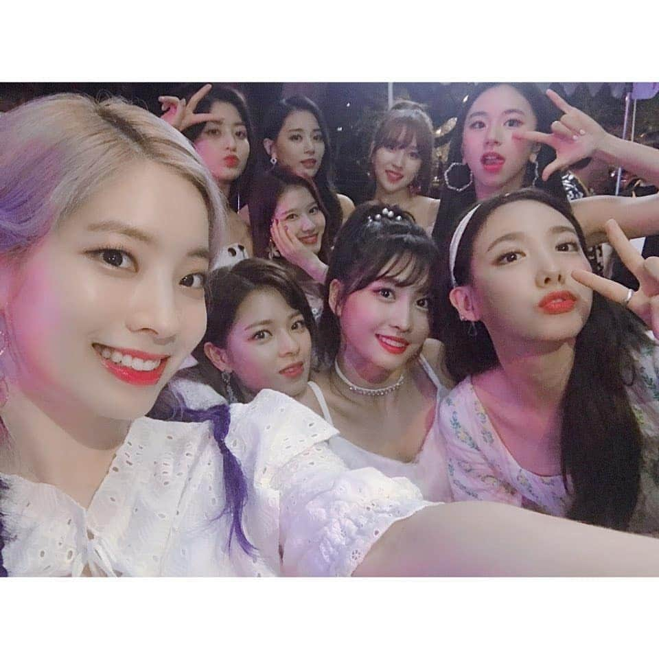 TWICEさんのインスタグラム写真 - (TWICEInstagram)「Thank you #ONCE 💕💕💕💕💕💕💕」12月2日 0時15分 - twicetagram