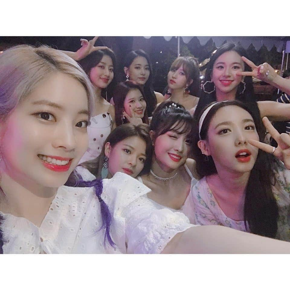 TWICEさんのインスタグラム写真 - (TWICEInstagram)「Thank you #ONCE 💕💕💕💕💕💕💕」12月2日 0時15分 - twicetagram