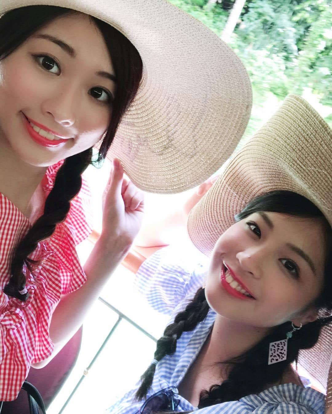 米山珠央さんのインスタグラム写真 - (米山珠央Instagram)「. 2日目は、👒×👧🏻コーデ♪ 日焼けと高湿対策◎#riverwatch . #女子旅 #旅行 #セブ島 #フィリピン #ボホール島#双子コーデ #trip #bohol #island #code #sebu #philippines #🇵🇭」12月2日 14時03分 - tamao_17no1