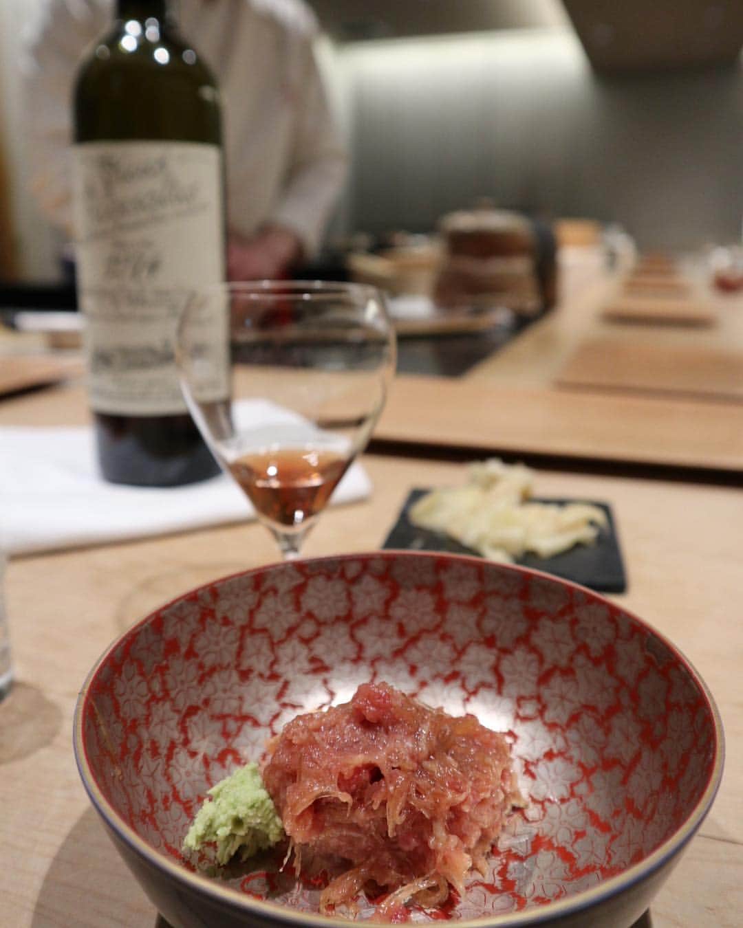 濱野りれさんのインスタグラム写真 - (濱野りれInstagram)「Sushi 'Mitani' #Reservation ➡︎Aroud a year #Taste ➡︎ Ａ I ask one quarter alcohol is pairing with cuisine🐟 Cuz I'm always drunk too much here even if it would be a lunch or a dinner😂 I love here's 'Tumami' is the second sheet to the sixth sheet photos more than 'Nigiri'. Thank you for a great time💋💋💋 . . #rirelog#mitani#sushi#sushistagram#toptokyorestaurants#tokyorestaurant#akasaka#tokyoeats#foodie#foodstagram#gourmet#tabelog#winelover#nihonshu#maguro#鮨#赤坂#食べるの大好き#食べ歩き#東京グルメ#グルメ女子#ワイン#日本酒#たべすたぐらむ#紀尾井町三谷」12月2日 14時02分 - riregram