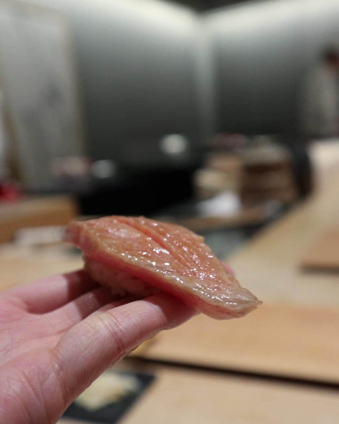 濱野りれさんのインスタグラム写真 - (濱野りれInstagram)「Sushi 'Mitani' #Reservation ➡︎Aroud a year #Taste ➡︎ Ａ I ask one quarter alcohol is pairing with cuisine🐟 Cuz I'm always drunk too much here even if it would be a lunch or a dinner😂 I love here's 'Tumami' is the second sheet to the sixth sheet photos more than 'Nigiri'. Thank you for a great time💋💋💋 . . #rirelog#mitani#sushi#sushistagram#toptokyorestaurants#tokyorestaurant#akasaka#tokyoeats#foodie#foodstagram#gourmet#tabelog#winelover#nihonshu#maguro#鮨#赤坂#食べるの大好き#食べ歩き#東京グルメ#グルメ女子#ワイン#日本酒#たべすたぐらむ#紀尾井町三谷」12月2日 14時02分 - riregram