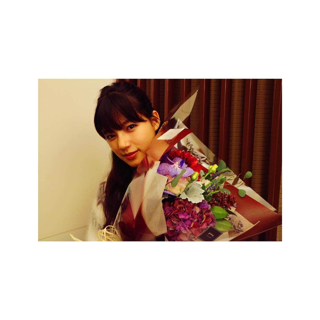 石井杏奈さんのインスタグラム写真 - (石井杏奈Instagram)「この前のお花💐🌼🌸」12月2日 13時25分 - anna_ishii_official