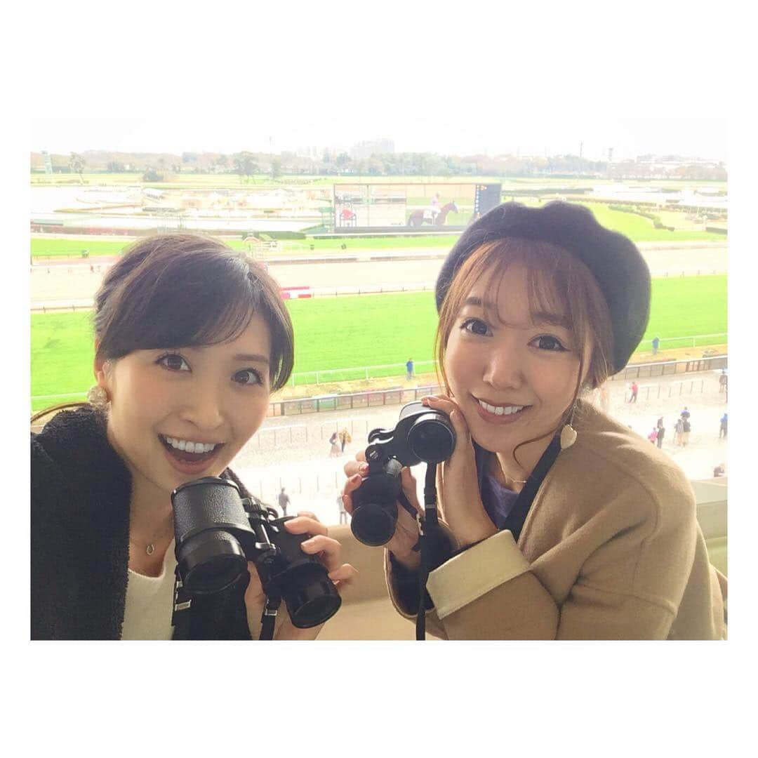 浜崎美保さんのインスタグラム写真 - (浜崎美保Instagram)「🐴💗🐴💗🐴💗 ・ ・ 船橋にある中山競馬場へ🐴💗 噂のUMAJOスポットから生中継🏇横山ルリカさんとお届けしました😋 ありがとうございました🙏💕 ・ ・ 限定スイーツのたてがみロール🍰は可愛くて美味しかったよぉ🐴💕 ・ ・ 中継後はすぐに2Rを観戦🏇🎉 ・ ・ 面白いことがあったのでそれはまた放送で😆👍 ・ ・ G1中京11Rの馬券も買ったよー😍 ・ ・ #tokyofm #スカロケ #競馬 #競馬部 #中山競馬場 #競馬場 #umajo #横山ルリカ さん」12月2日 13時33分 - mihohamasaki_japan