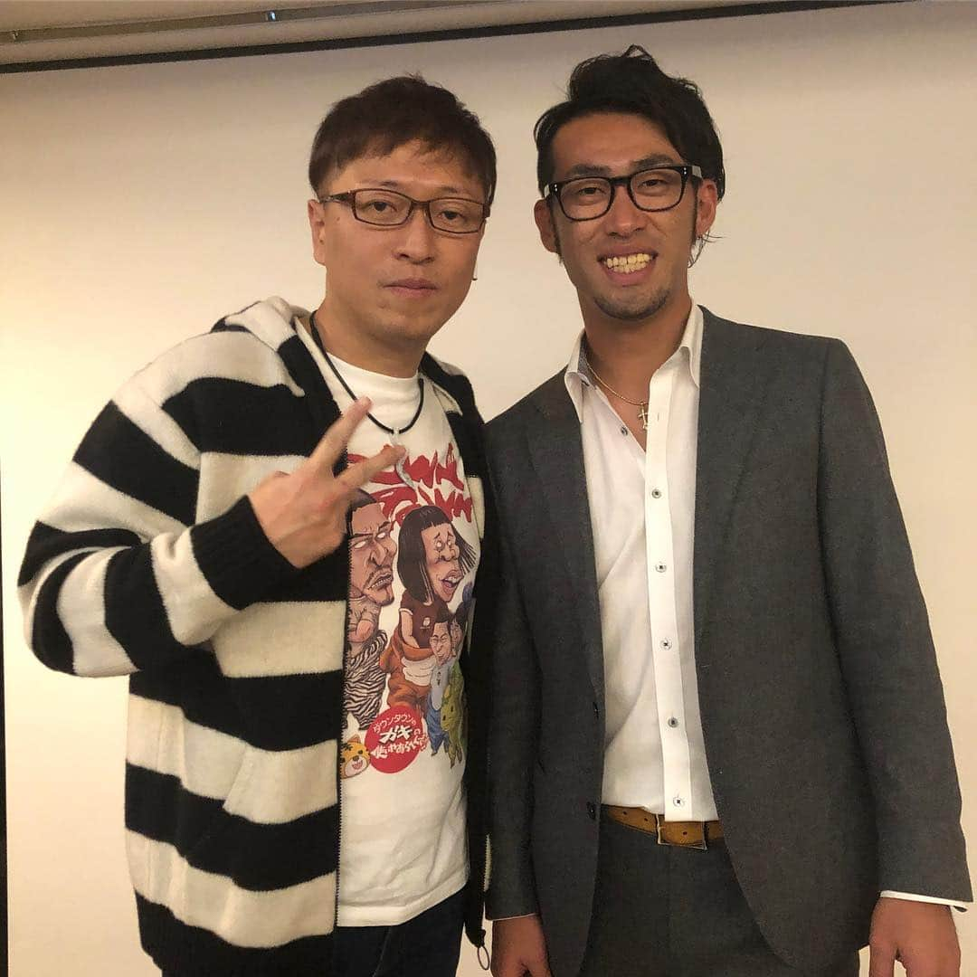 秋吉亮さんのインスタグラム写真 - (秋吉亮Instagram)「昨日はバースデーパーティーに招待してもらいました！ 田中さん誕生日おめでとうございます🎉  久しぶりに智さんにも会えたし遠藤さんにも会えたしいろんな人に会えました！！ すごく楽しいパーティーでした✨  #誕生日 #バースデー #パーティー #プレゼント #伊藤智仁 #遠藤章造 #秋吉亮 #プロ野球 #お笑い #芸人 #田中剛 #おめでとうございます」12月2日 23時50分 - ryo.akiyoshi_14