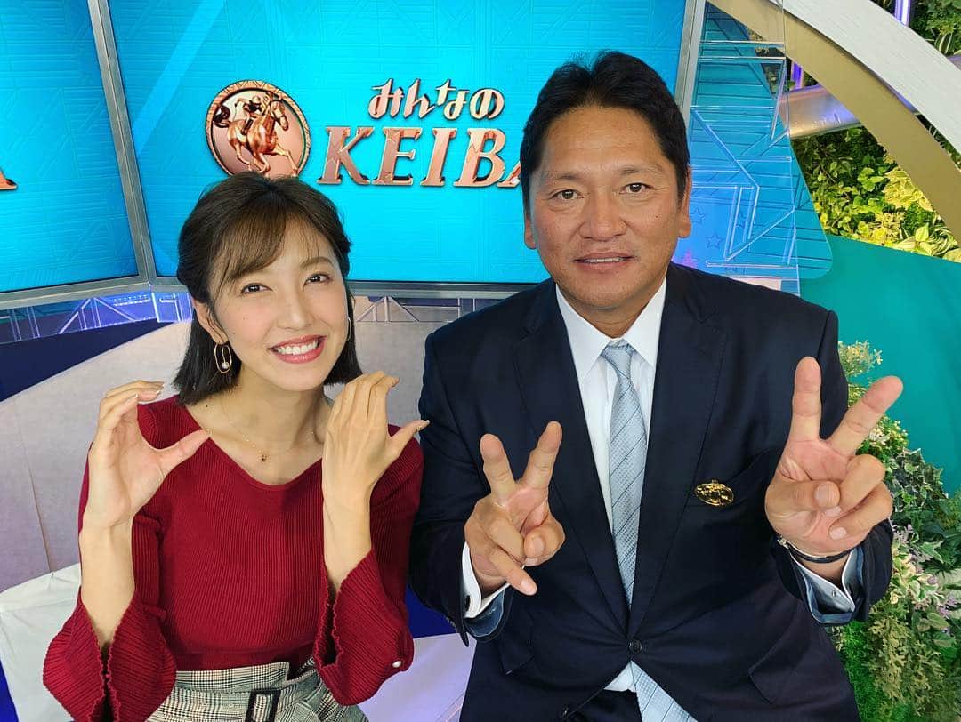 小澤陽子さんのインスタグラム写真 - (小澤陽子Instagram)「at work☻  マイク頼りだし、本来の声ではなく、聞き苦しい点もあったかと申し訳なかったですが、、今日もみんなのKEIBAで、G Iチャンピオンズカップをお届けすることができました😭✨ #音声さんARIGATO🙏🏻 . . オープニングは、開幕週のため、まっさらで綺麗なターフからでした💚💚🌱. . #３歳世代 #芝の女も砂の男も強し‼️ #チャンピオンズカップ #ルヴァンスレーヴ #デムーロ騎手 とのコンビ #７戦無敗🔥 #OMEDETO☻  #おざよーの本日の人文字KEIBA🏇 『CC』は、Champions Cup でおわかりかと思いますが、 佐々木さんの『VV』の秘話は、 競馬のブログに記します👣💛. . #勝負師 #大魔神 #佐々木主浩 さん #佐々木さんがいると佐野さんやPが小さく見える… #VVの秘話㊙️」12月2日 17時46分 - yoko.ozawa729