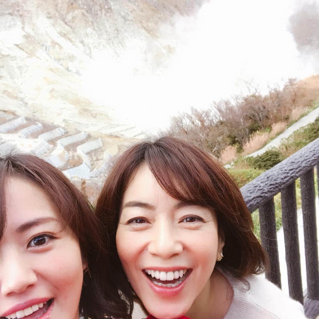 磯山さやかさんのインスタグラム写真 - (磯山さやかInstagram)「またもや八木亜希子さんと♡ 箱根〜河口湖の旅、 ただいまBSテレ東でOA中！！ 「４Ｋ放送スタート記念  いい旅・夢気分～４Ｋ映像でめぐる感動の大絶景ＳＰ～」」12月2日 18時08分 - sayakaisoyama