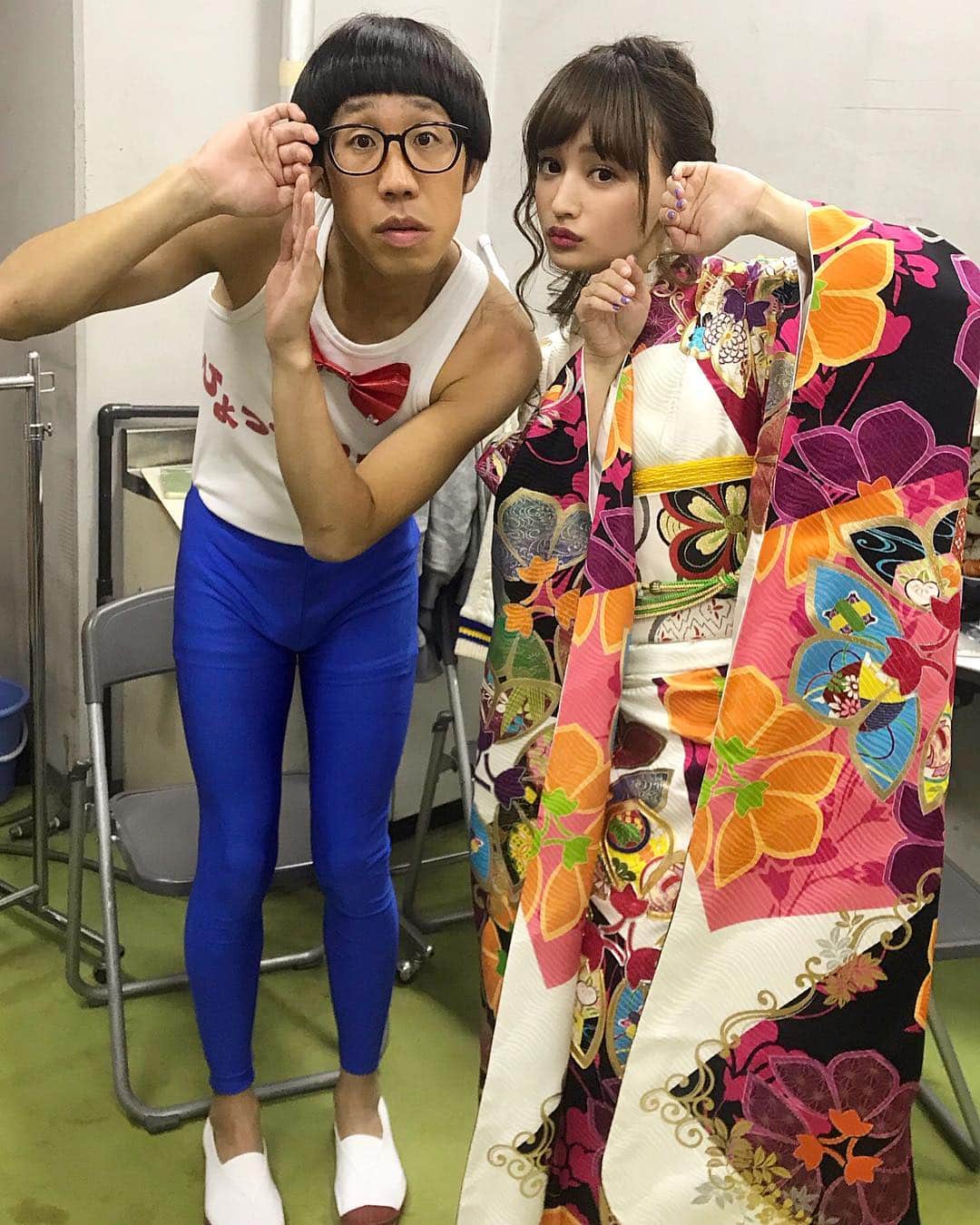 渡部麻衣さんのインスタグラム写真 - (渡部麻衣Instagram)「👘✨ 本日広島でやしまグループの 着物ショーでしたっ . 地元でお仕事さいくぅぅ💪 . #やしまグループ #着物 #広島」12月2日 21時46分 - mmaaiipp