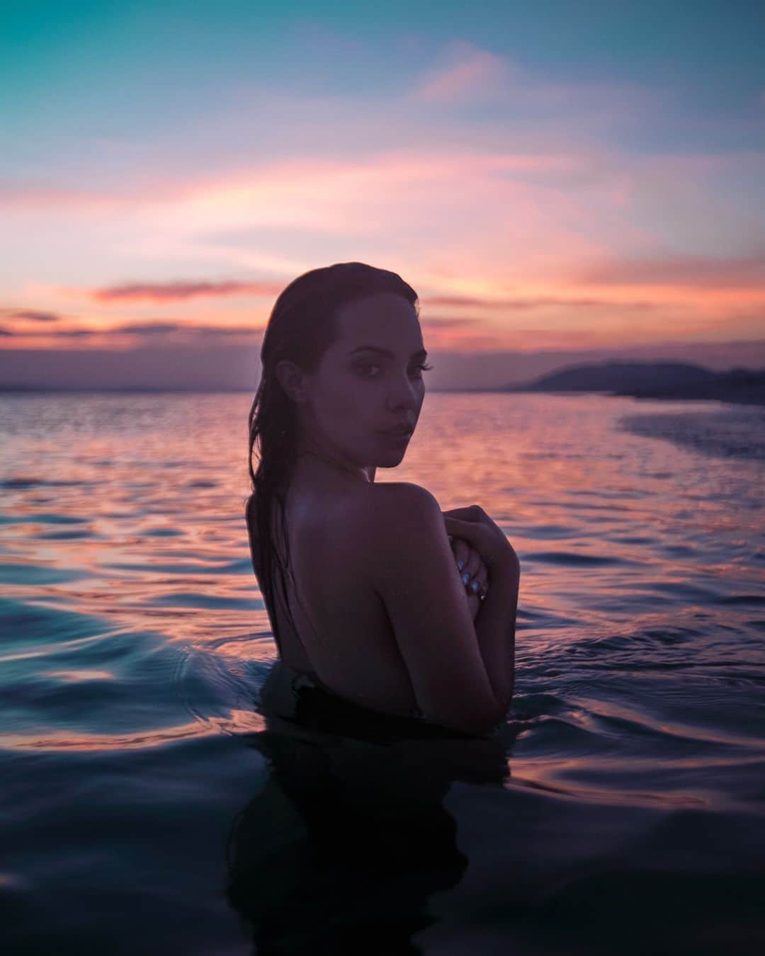 Katy Esquivelさんのインスタグラム写真 - (Katy EsquivelInstagram)「La vida es corta y el mundo enorme. Tan enorme que realmente tiene una isla llamada “Isla Desnuda”🏝」12月3日 2時21分 - whatthechic