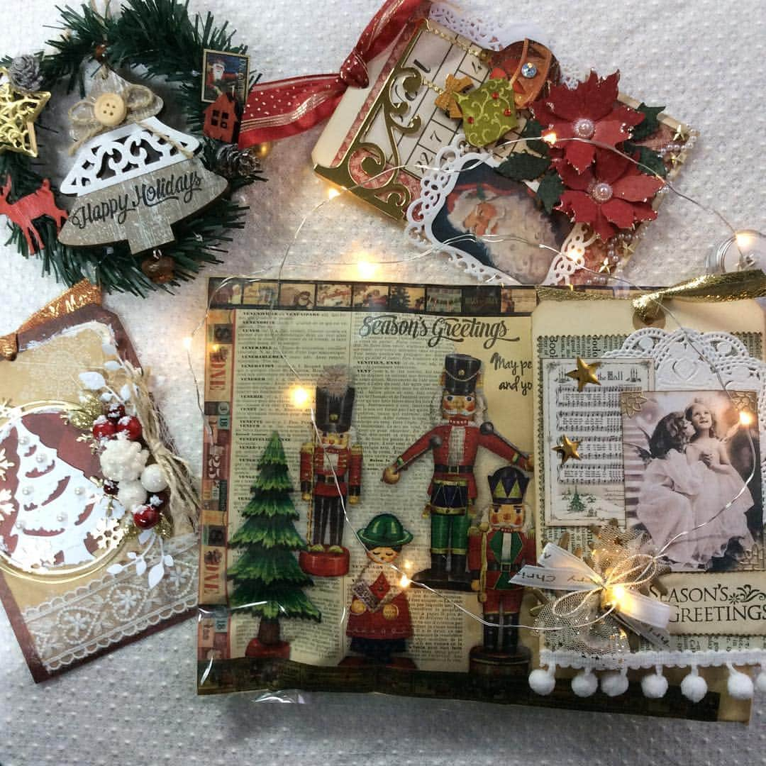 Akikoのインスタグラム：「***** Outgoing ***** #outgoing#christmas#instafriend#happymail#artmail#christmascraft#christmascollage#stationery#collage#stationeryaddict#papers#paperaddict#tag#christmastag#素敵便#交換便#アートメール#コラージュ#クリスマス#クリスマスコラージュ#クリスマスタグ#ペーパークラフト#ペーパーコラージュ#クリスマスタグ#ステーショナリー#インスタフレンド」