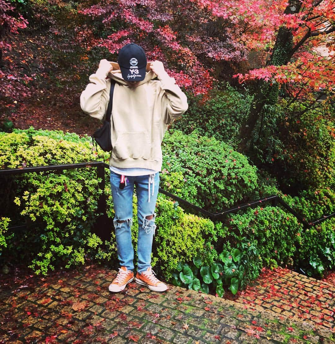 tky1098のインスタグラム：「code🍁 #mnml #zara #y3 #adidasoriginals #yohjiyamamoto #converse #allstar #balenciaga #supreme #louisvuitton #gentlemonster」