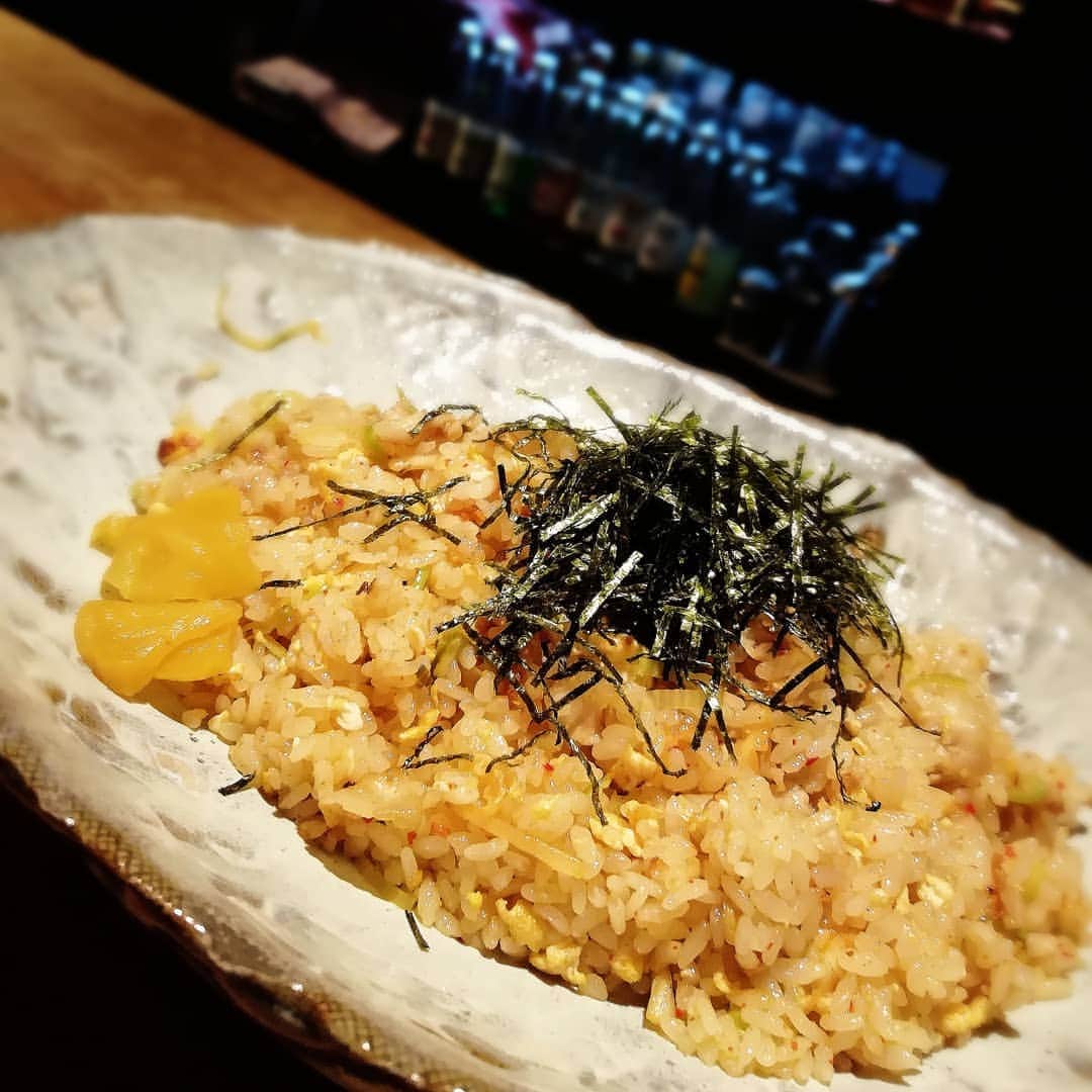 龍乃巣さんのインスタグラム写真 - (龍乃巣Instagram)「無国籍創作＆Bar 龍乃巣 . . ｢キムタクチャーハン｣ .あと引く美味しさ . . 忘年会新年会のご予約承り中です。  貸し切りの宴会人気です。  #龍乃巣 #松本 #居酒屋 #松本駅前 #飲み屋 #松本居酒屋 #新年会 #ウイスキー #送別会 #歓迎会 #同窓会 #お鍋 #美味しい #こすぱ #食べログ #忘年会 #bar #matsumoto #キムタクチャーハン #foodstagram #ボリューム満点 #飲み放題あり #かしきり #結婚式二次会会場 #イベント #宴会 #二次会 #女子会  #結婚式二次会 #チャーハン  営業時間:ランチ(月〜木)11:30～14:00※ラストオーダー13:30 ディナー:18:00～翌1:00※ラストオーダー24:00(月～木、祝)18:00～翌3:00※ラストオーダー翌2:00(金、土、祝前日)」12月3日 14時33分 - ryu.no.su_matsumoto