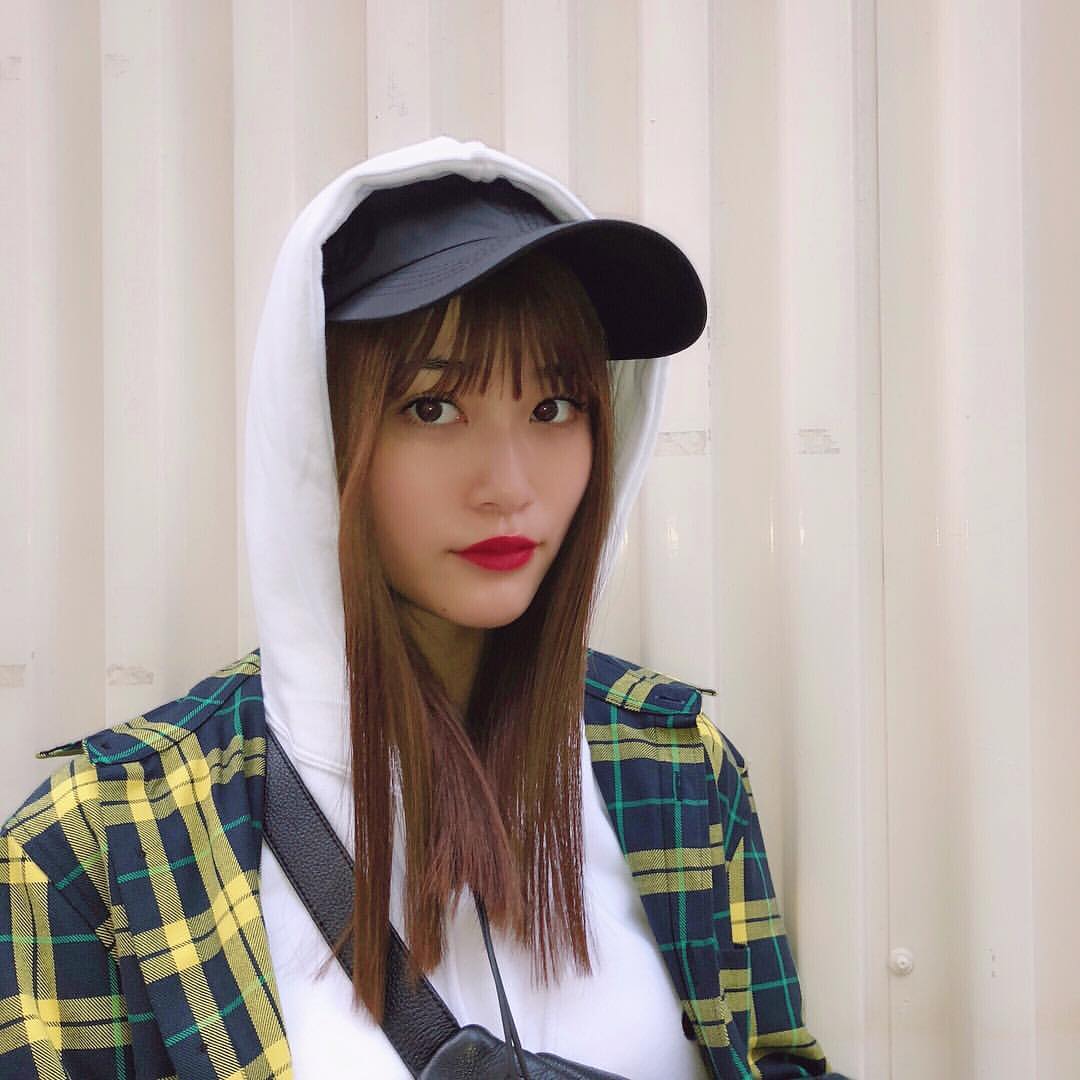 生見愛瑠さんのインスタグラム写真 - (生見愛瑠Instagram)「帽子大好きマン、🧢 ((そして今日はMani.Mintさんへ行ってきました！ こういうの初めてでドキドキだったけど顔がすっきりしてびっくり、、(🤭」12月3日 16時56分 - meru_nukumi