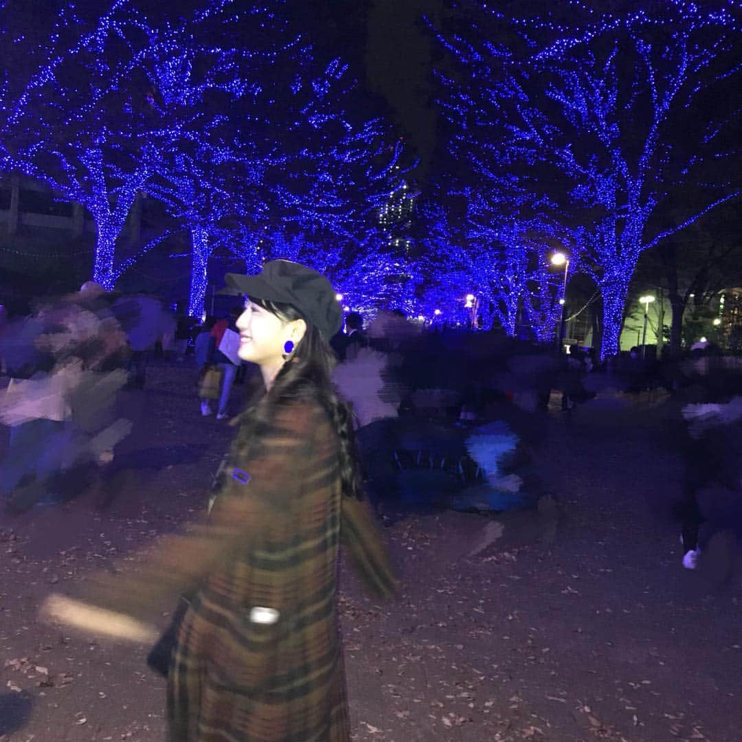 喜多乃愛さんのインスタグラム写真 - (喜多乃愛Instagram)「♥ 12月といえば！イルミネーション！この間、青の洞窟に行ってきました💙⭐ あまりに真っ青で目がおかしくなりそうだったけど…👀 綺麗だったなぁ♡冬だ〜♡ #青の洞窟」12月3日 19時30分 - kitanoa_official