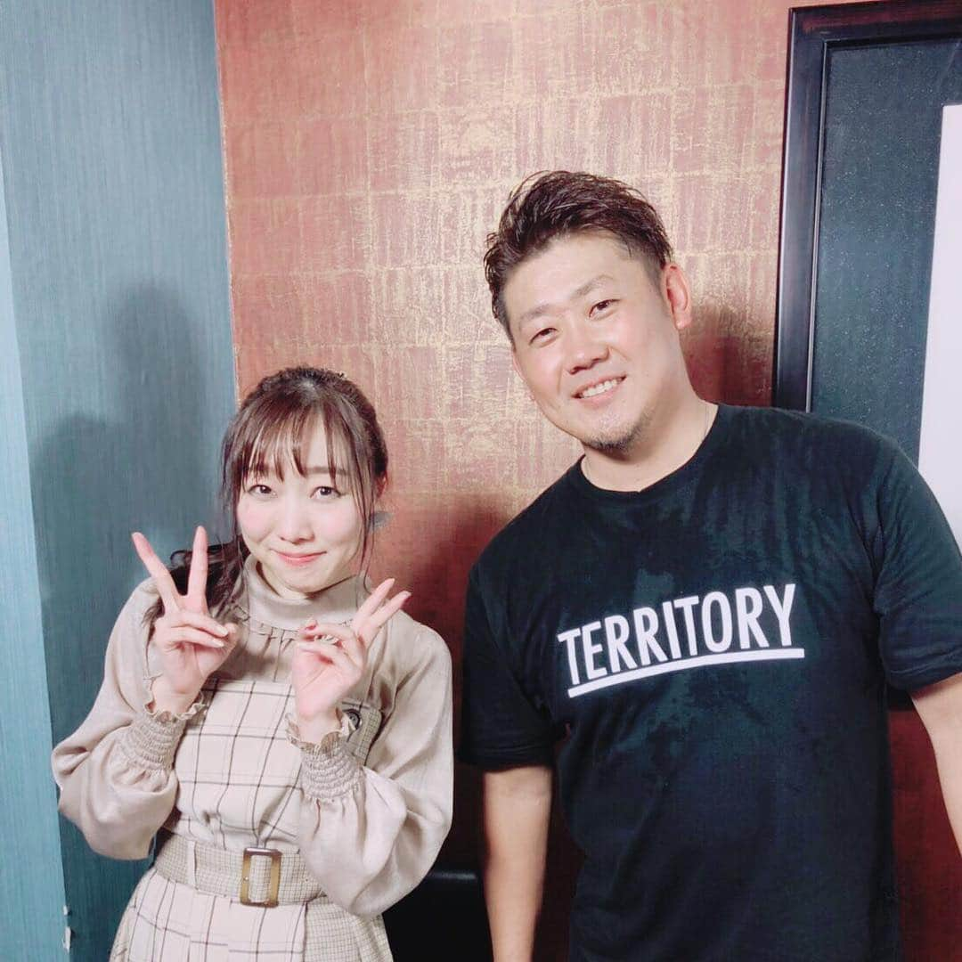 須田亜香里さんのインスタグラム写真 - (須田亜香里Instagram)「中日ドラゴンズ、松坂大輔さん。 5月の始球式のことを覚えていてくださって感激です( ；∀；) 激辛料理食べた直後で顔が二人とも赤いですが、凄く嬉しい想い出の一枚になりました♪ いつかユニホーム姿の松坂さんとも撮れますように！ 激辛を食べる松坂さんも凄かったなぁぁぁあ。  #有吉ゼミ #激辛料理 #中日ドラゴンズ #松坂大輔 さん #ske48 #中日ドラゴンズ応援大使 #名古屋」12月3日 21時14分 - akarisuda