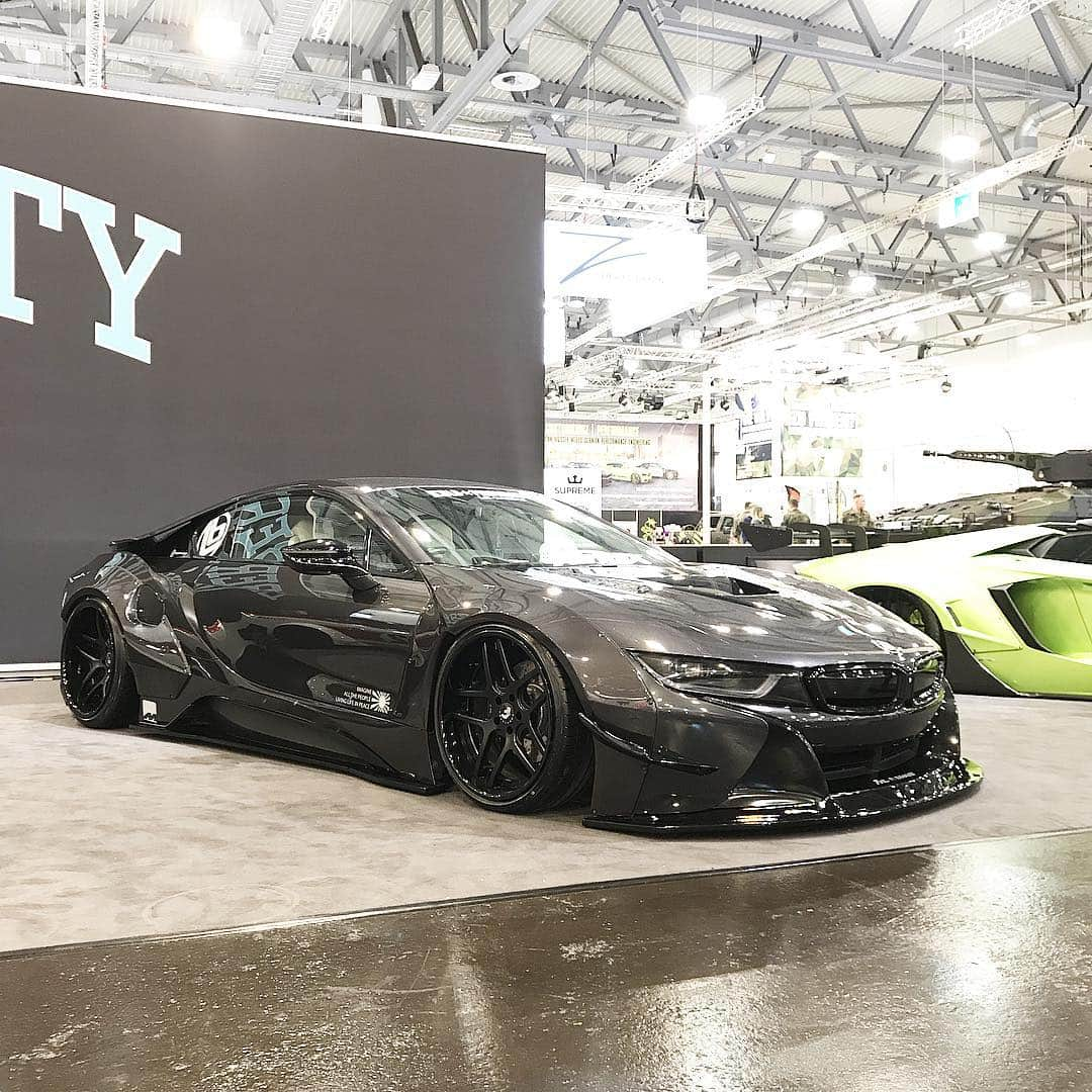 Wataru Katoさんのインスタグラム写真 - (Wataru KatoInstagram)「Libertywalk自由に歩く！！！ Lb★works bmw i8 Essen motor show lb★booth🙂  #bmw#libertywalk#lbworks#essenmotorshow#i8#japanese #fiexhaust #airrexsuspension #spherelight #dub#nice#stance#pic#dubai #uk#eu#jarmani #fiexhaust #forgiato#airrexsuspension」12月4日 2時05分 - libertywalkkato