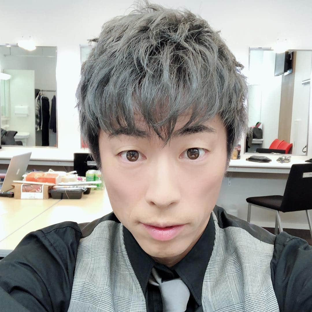 田村淳さんのインスタグラム写真 - (田村淳Instagram)「１度亮さん状態になってから、グレーを入れてます！1週間も色は持ちませんw  #ガンガン加工アプリつこうとるやないか」12月4日 9時44分 - atsushilb