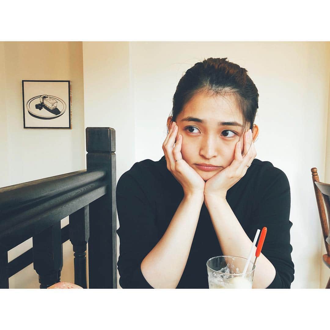岡本玲さんのインスタグラム写真 - (岡本玲Instagram)「真 顔 。」12月4日 22時31分 - rei_okamoto