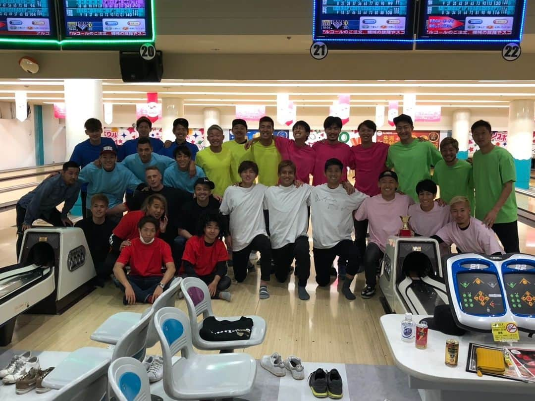 藤村怜さんのインスタグラム写真 - (藤村怜Instagram)「ボーリング大会🎳  #チーム白 #いいチームだなあ」12月4日 18時00分 - renfujimura