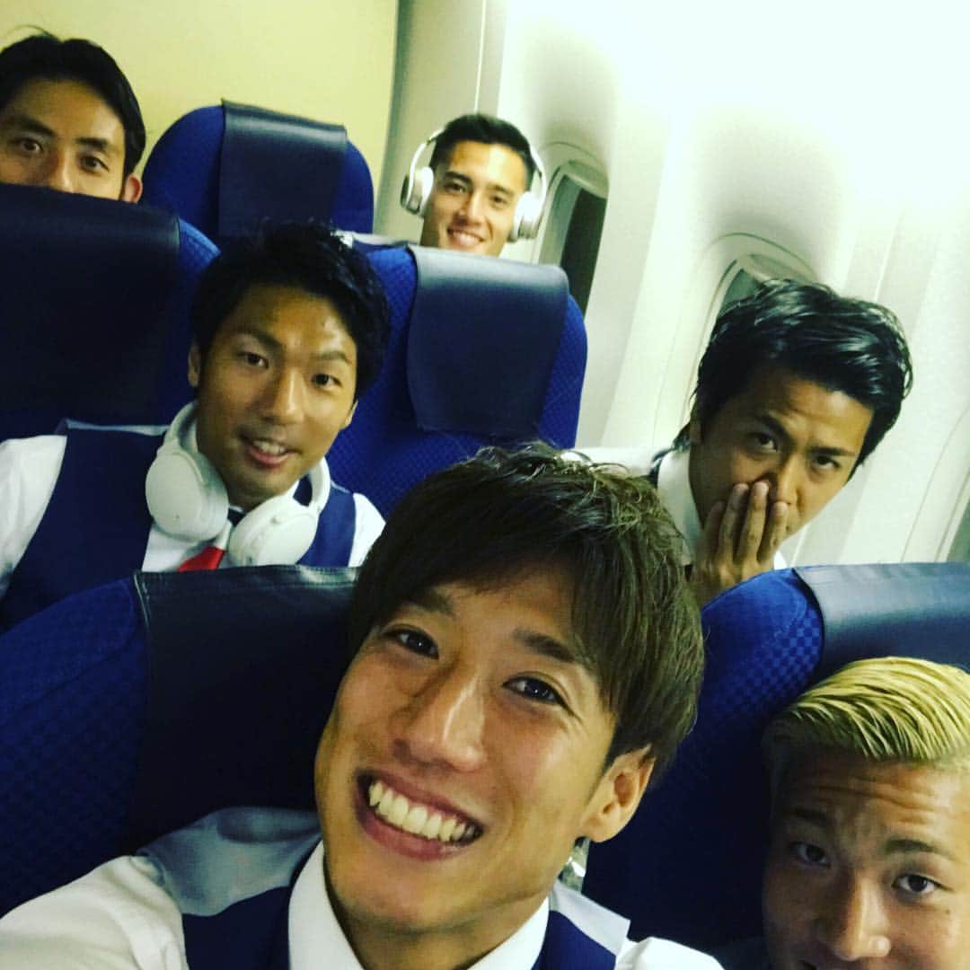 伊藤翔のインスタグラム：「みなさん、今日も応援ありがとう✨自分のせいでハラハラした感じになってしまいましたがとりあえず勝ててよかった✌️気持ちよくヤマを送り出せるね😋 みんな、次の試合もよろしく！！ #チームのみんなもありがとう #ヤマ頑張って」