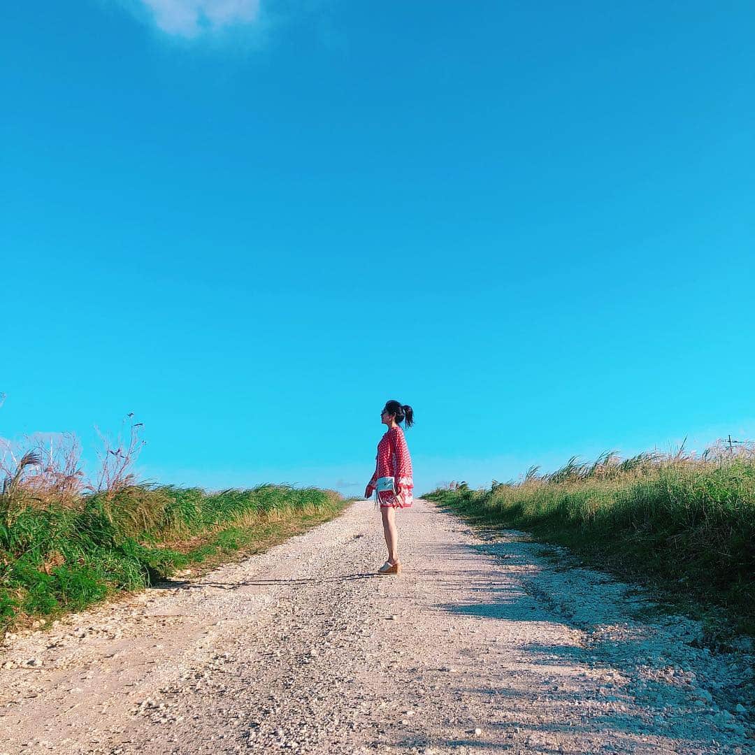 ayumiさんのインスタグラム写真 - (ayumiInstagram)「𓇼𓆡𓆉 ⋆ 初めての与論島へ…︎　┈┈　✈︎ どこへ行っても本当に素敵な景色に出会える島🙈🌺 #与論島#与論#鹿児島#ヨロン駅#沖縄」11月10日 23時45分 - ayupichikitchen