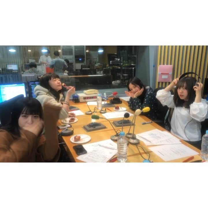 フェアリーズのインスタグラム：「このあと深夜3時から 「フェアリーズのオールナイトニッポンZERO」！ 深い時間ですが、ぜひお付き合い下さい☺️ ただいまスタンバイ中。  #フェアリーズann0 #フェアリーズ」