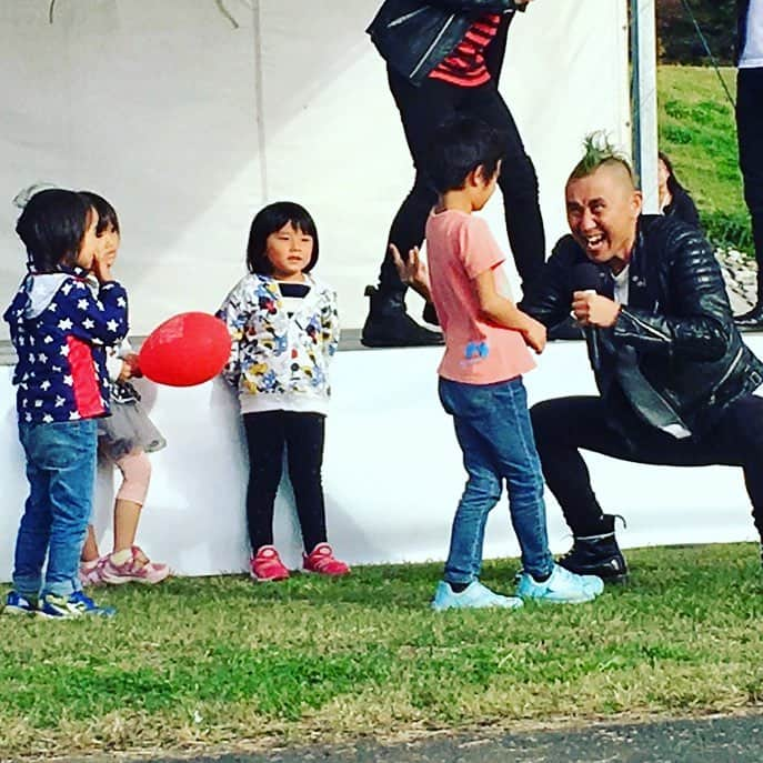 タイガー福田さんのインスタグラム写真 - (タイガー福田Instagram)「サンキュー安富  #子供がひいてる #43歳にしてションベンもらす #子供はトラウマ #ウェーー」11月11日 3時32分 - tiger.fukuda