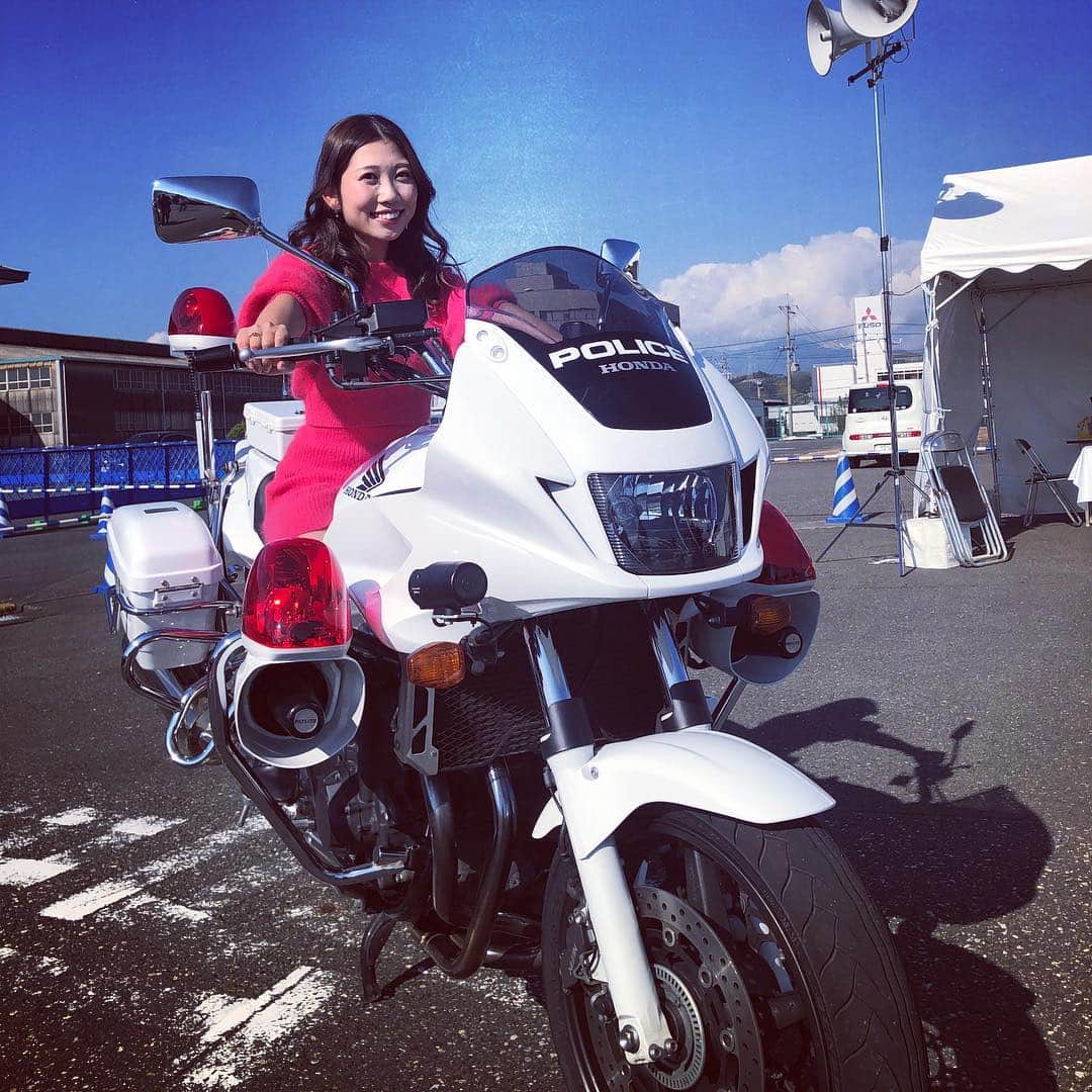 黒田菜月さんのインスタグラム写真 - (黒田菜月Instagram)「バイク日和👮‍♀️🚓 #静岡県警 #国土交通省 #白バイ」11月11日 10時25分 - nyaaatsuki_krd