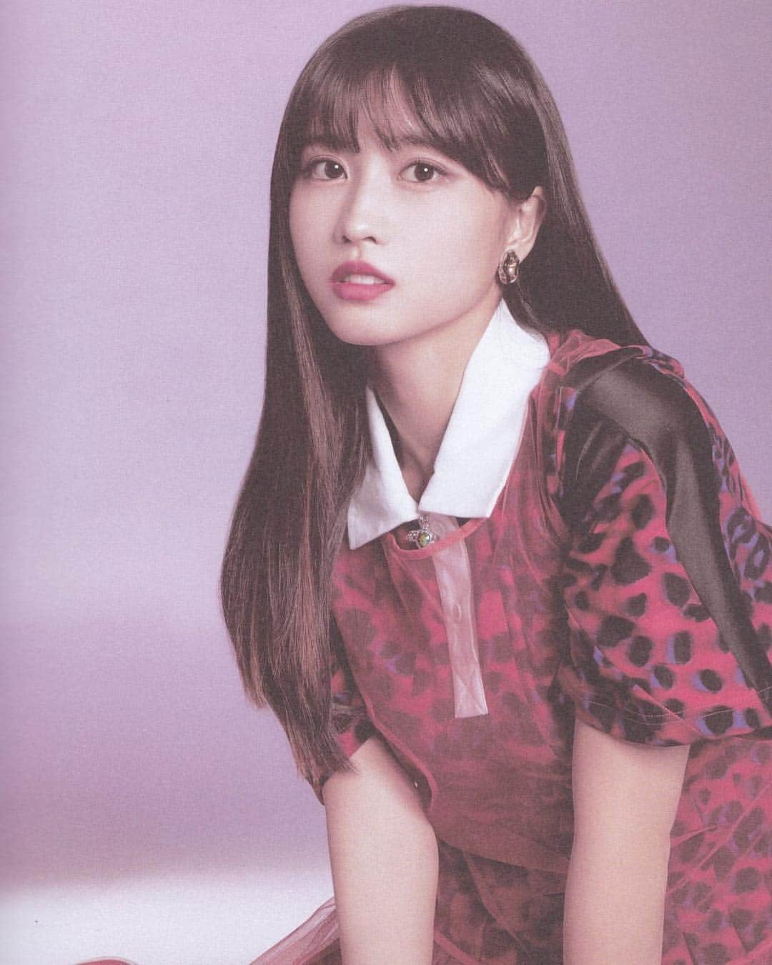 モモさんのインスタグラム写真 - (モモInstagram)「♡ [Scan] #모모 - 181111 《Yes or Yes》 Version B vote for twice in mama!! link in bio #트와이스 #모모 #平井もも #もも #TWICE © ztothek」11月11日 16時33分 - momojype