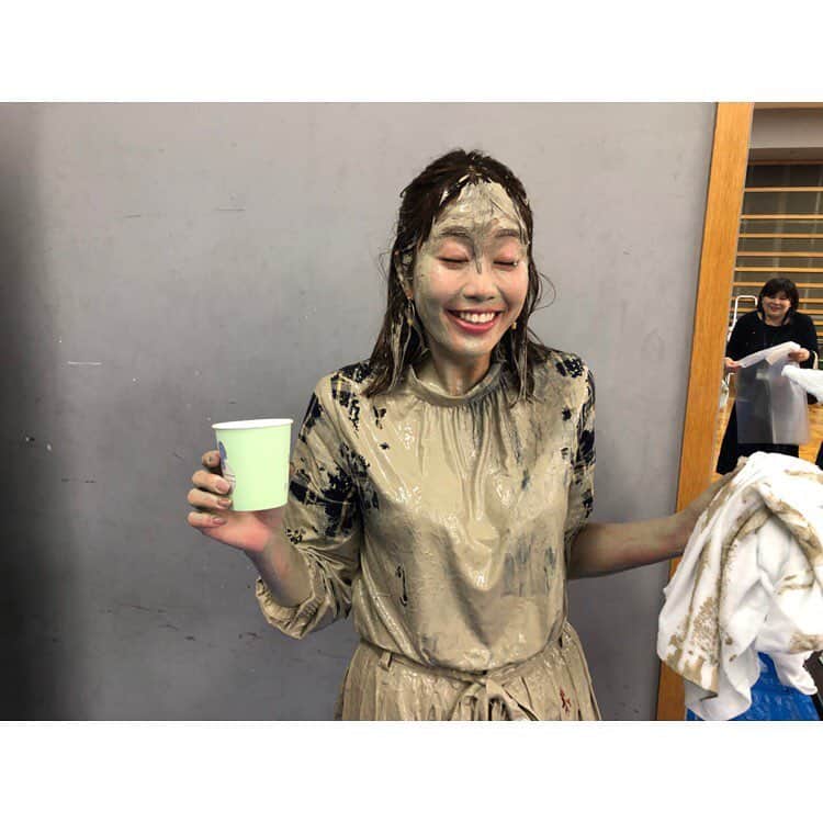稲村亜美さんのインスタグラム写真 - (稲村亜美Instagram)「昨日は芸能人が本気で考えたドッキリGPに出演してました😭🙏お知らせできずごめんなさい🙏🙏🙏🙏まさかの顔面から泥まみれになりました、、、ここまで泥まみれになると逆にさっぱりできました！笑 これからまだまだ頑張ります🌈😆笑」11月11日 20時26分 - inamura_ami