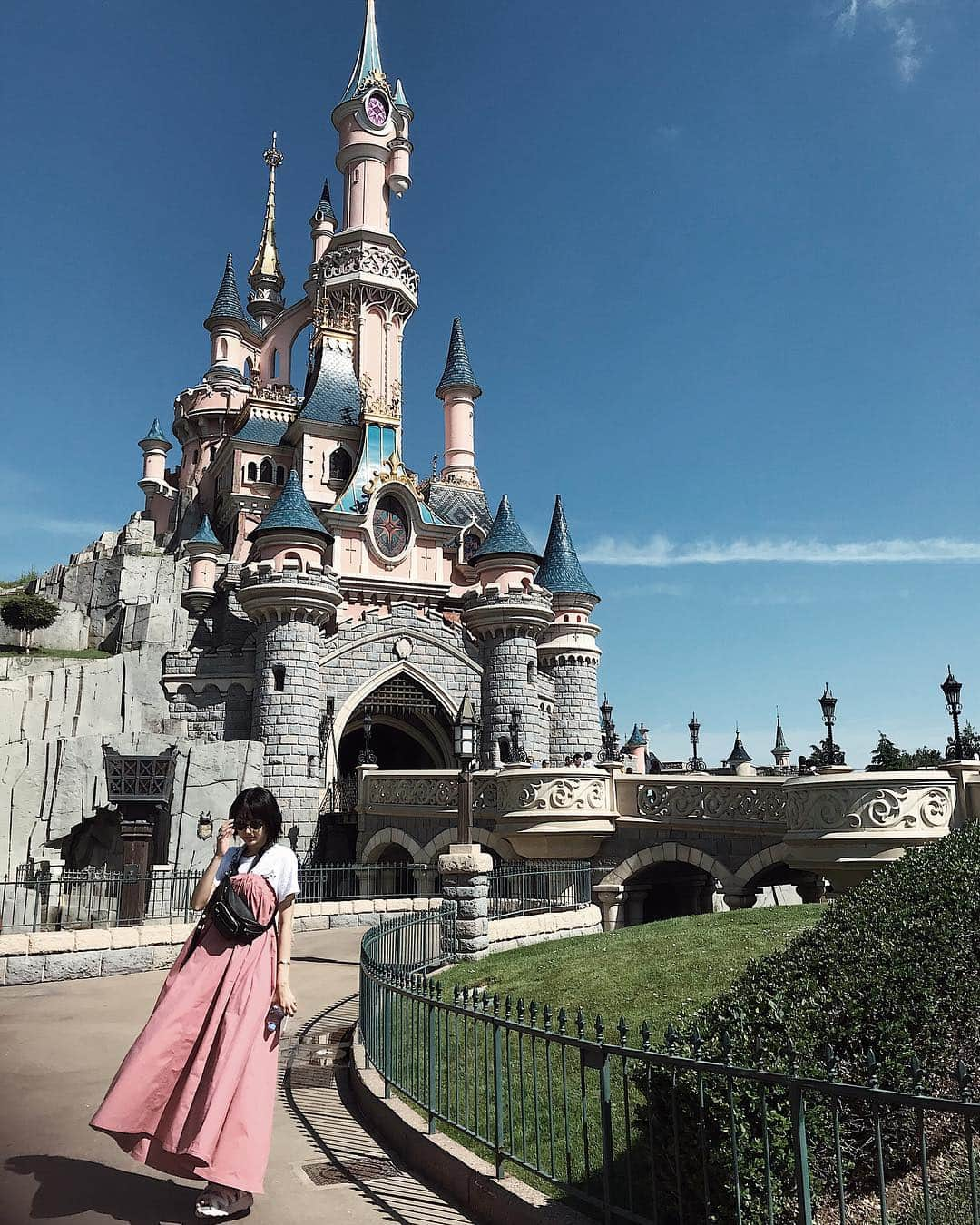 武田玲奈さんのインスタグラム写真 - (武田玲奈Instagram)「#disneylandparis 🏰💕 #温めていた写真放出中」11月11日 21時50分 - rena_takeda