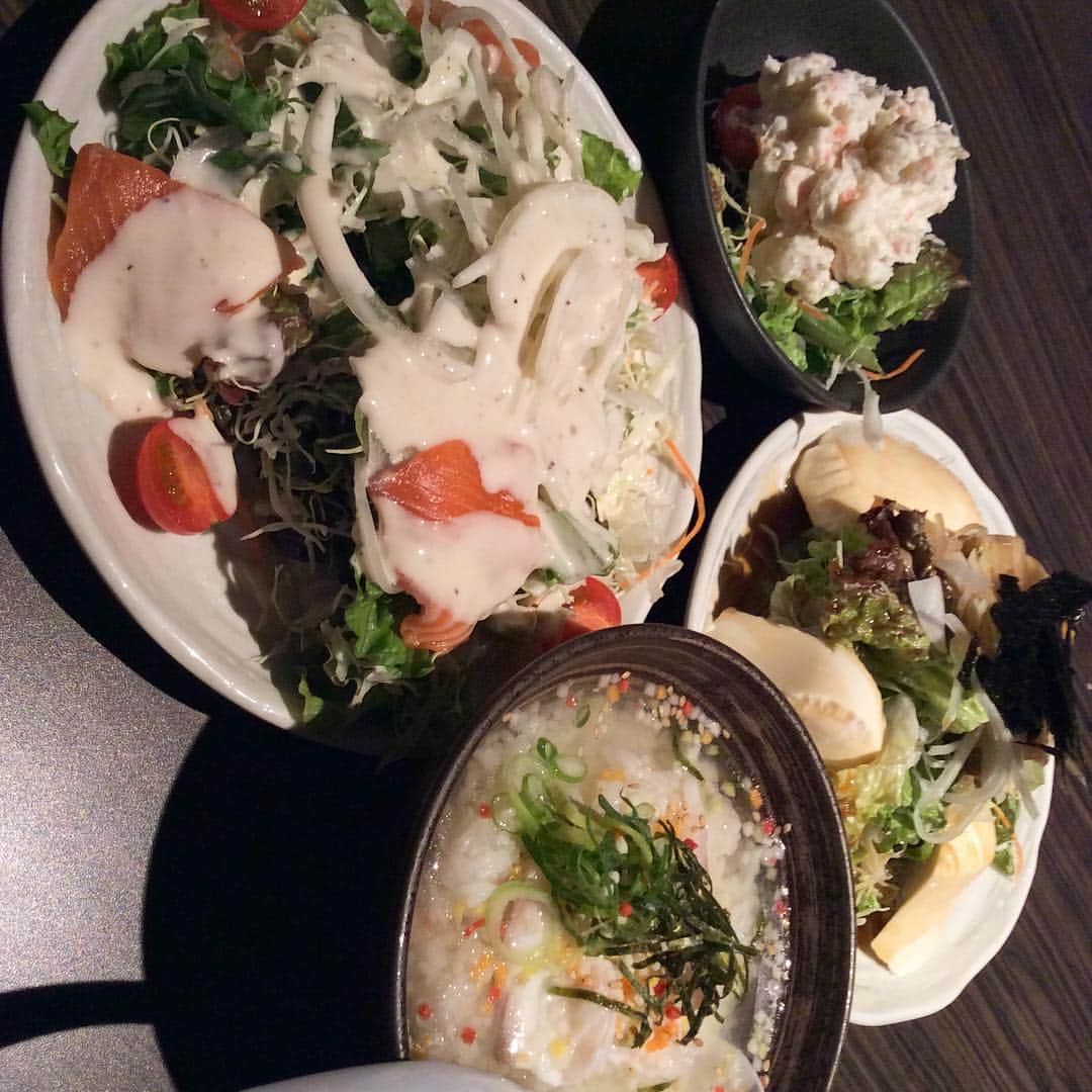 ゆずの小町 京都西院店のインスタグラム：「本日の賄いです😋🐡 日曜が終わり明日からまた1週間が始まりますね🙃🙃 来週も沢山のお客様のお越しをお待ちしております😘💕 お疲れ様でした💁🏻‍♀️💁🏻‍♀️💁🏻‍♀️👏🏻 #ゆず #ゆずの小町 #ゆずの小町西院店 #個室 #個室居酒屋 #居酒屋 #西院 #西院駅 #賄い #サラダ🥗 #お疲れ様です☺️」